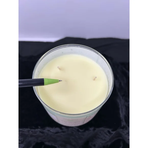 Bath & Body Works White Barn White Tea & Sage Three Wick Scented Candle READ - Picture 3 of 7